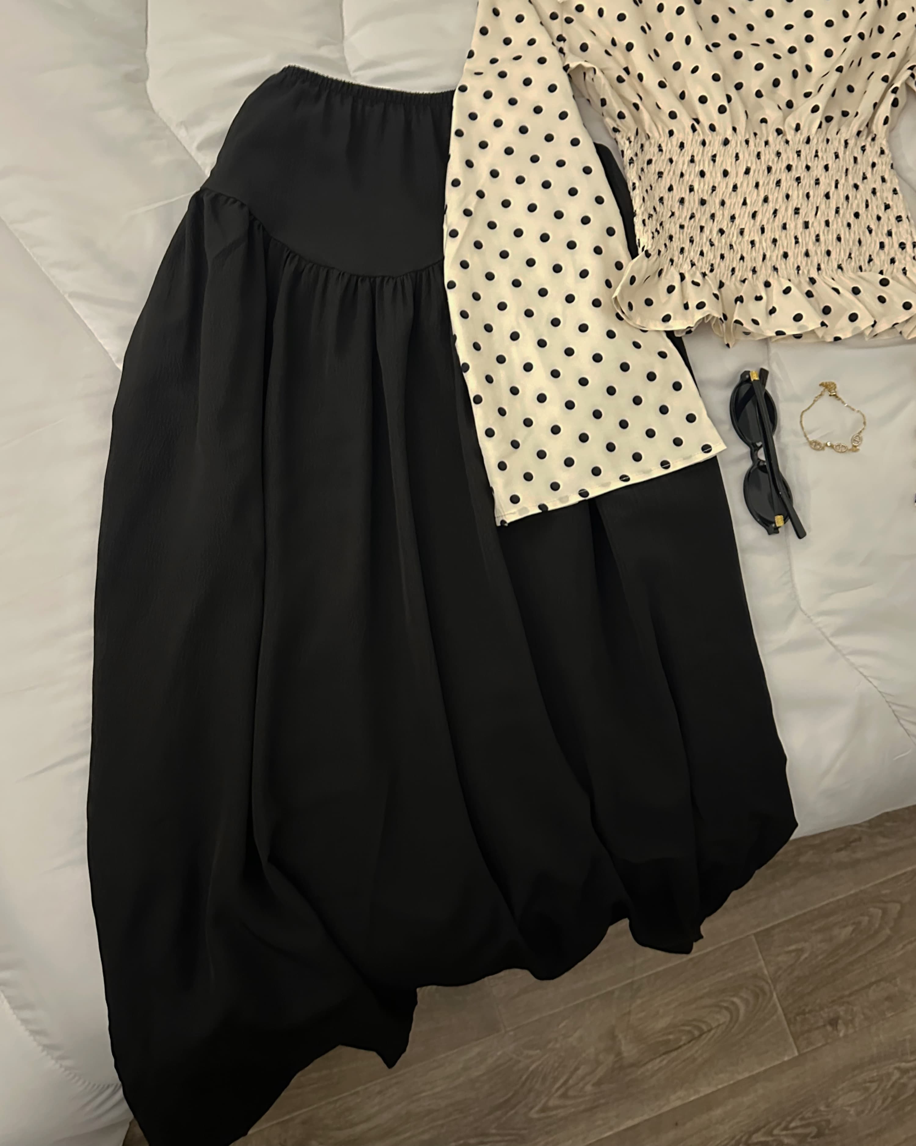 قونة لون اسود طويلة